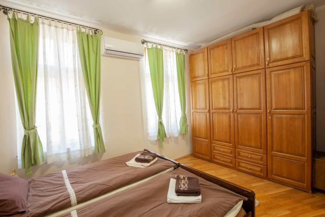 Time Traveling Apartment Sofia City Exteriör bild