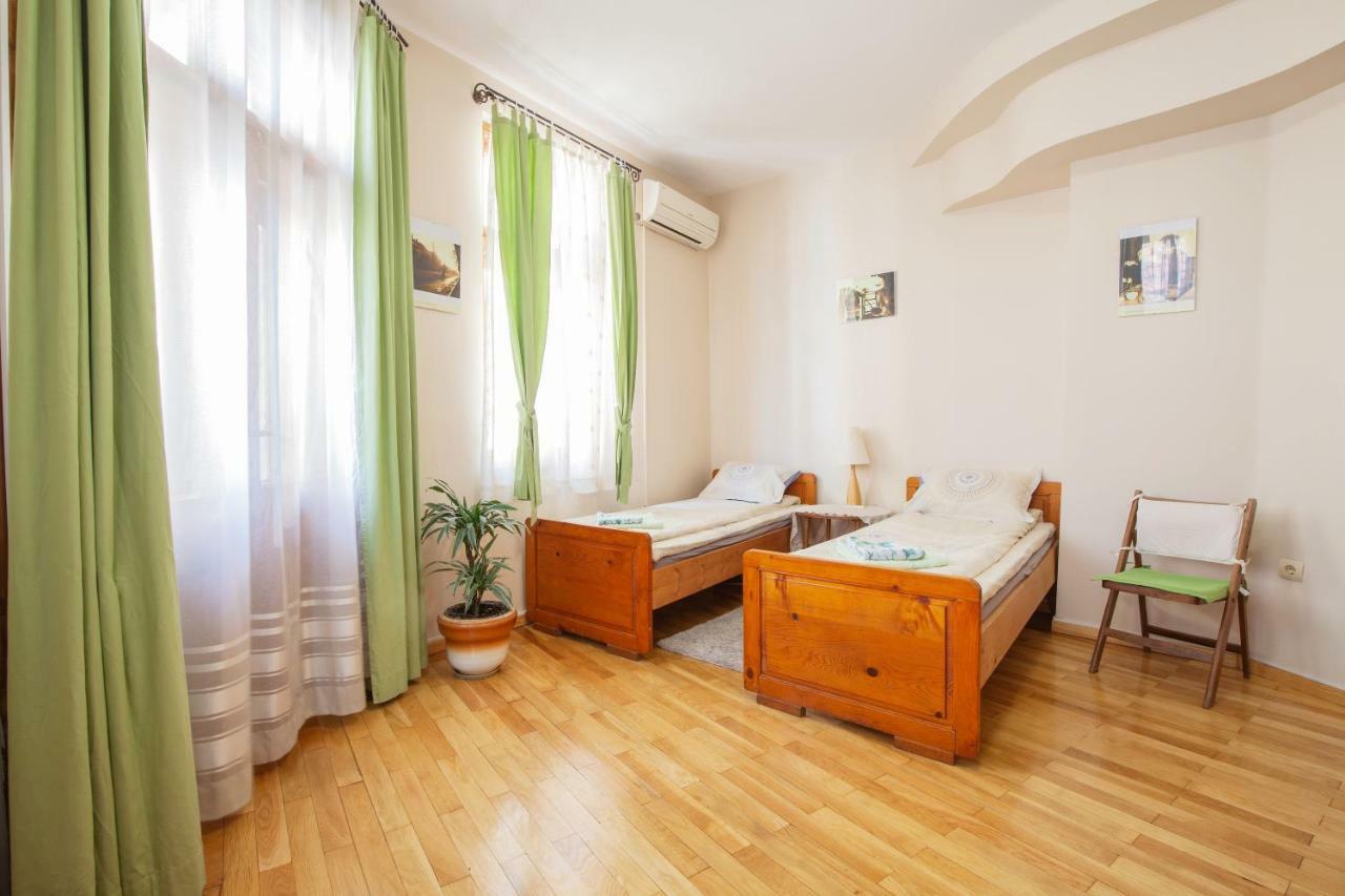 Time Traveling Apartment Sofia City Exteriör bild