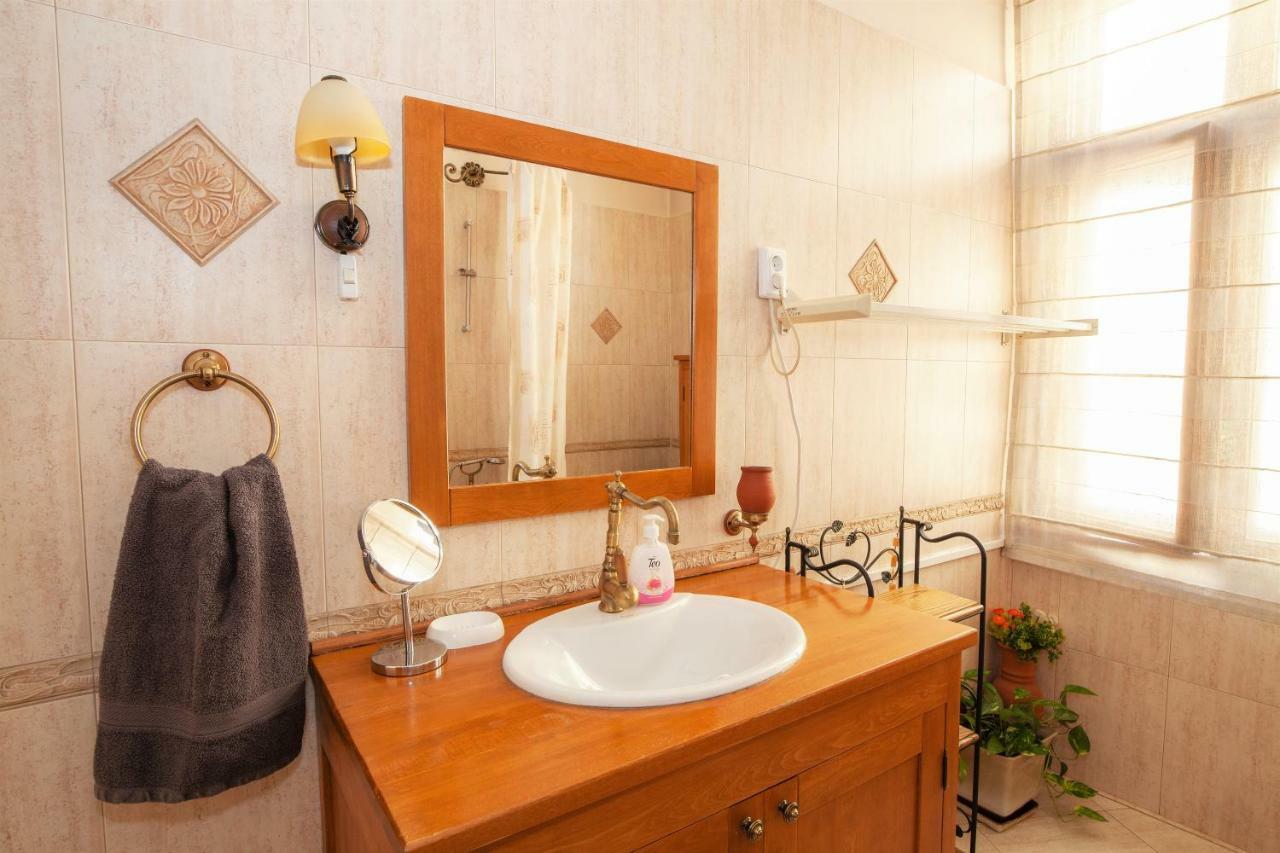 Time Traveling Apartment Sofia City Exteriör bild