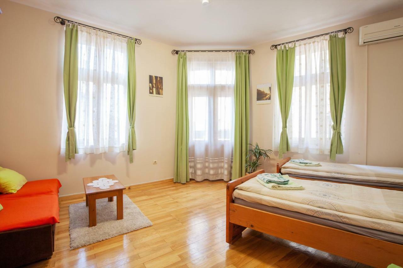 Time Traveling Apartment Sofia City Exteriör bild