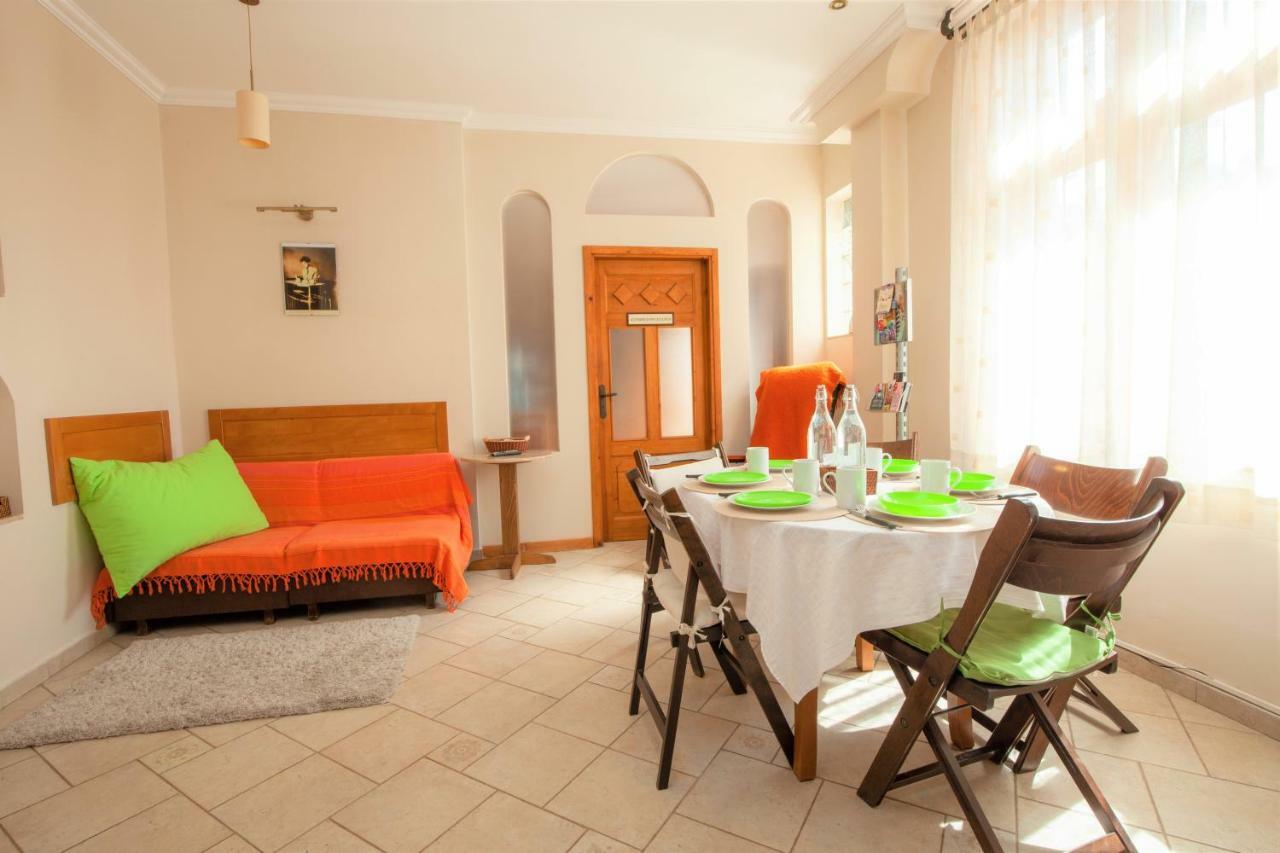 Time Traveling Apartment Sofia City Exteriör bild
