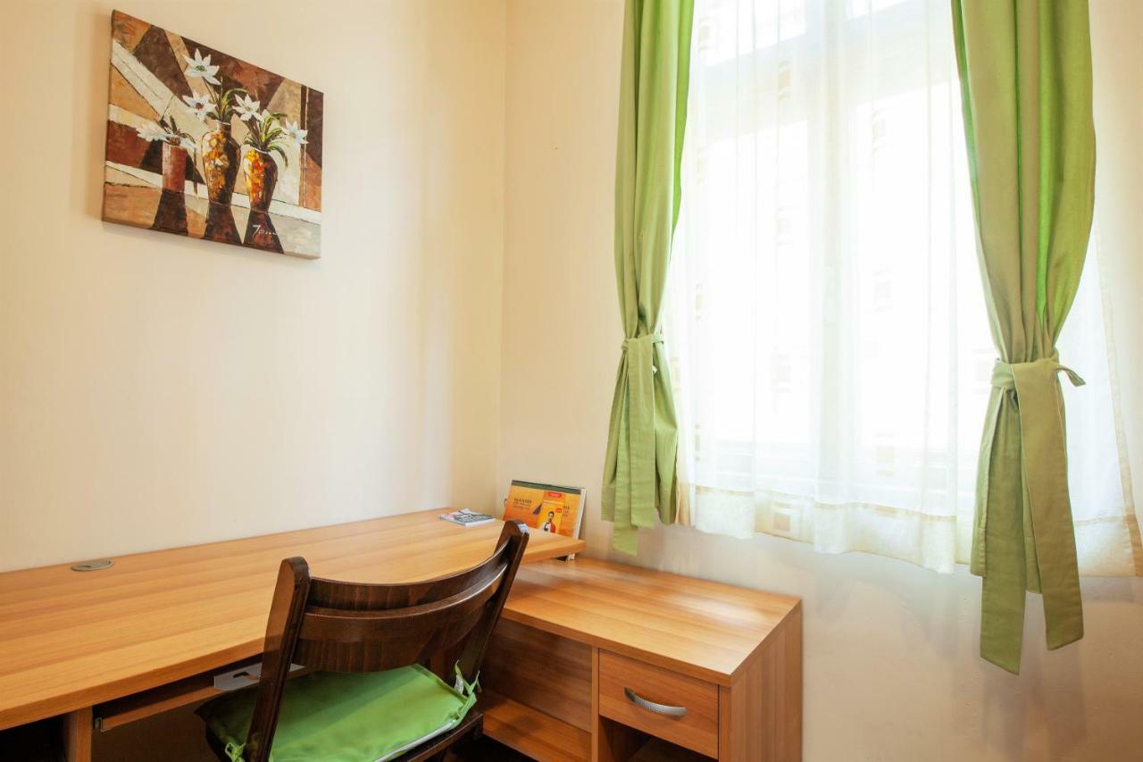 Time Traveling Apartment Sofia City Exteriör bild